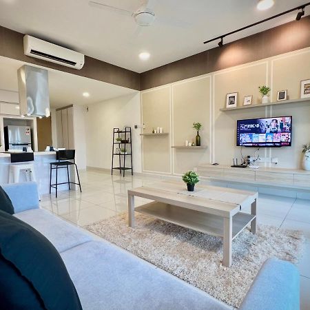 ג'והור בהרו Royale Cottage Midvalley Netflix Pools 4 Pax מראה חיצוני תמונה
